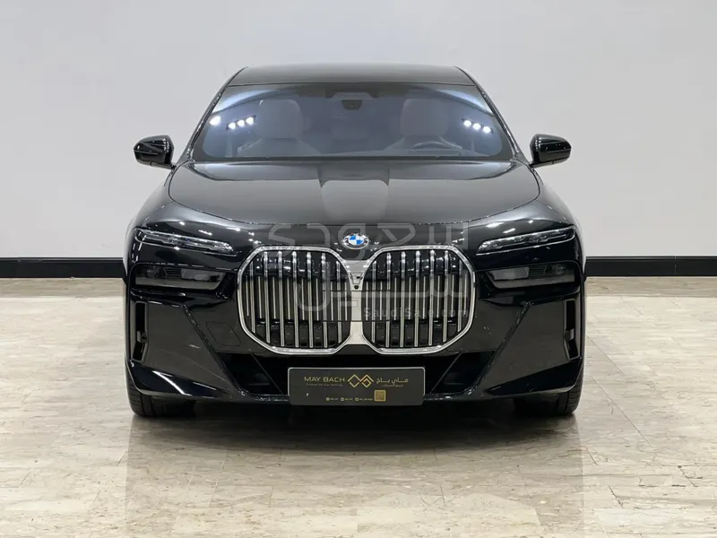 2026 بي ام دبليو الفئة السابعة 735أي