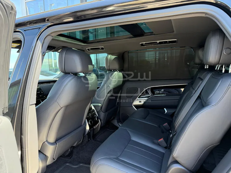 2024 لاند روفر رينج روفر فوج