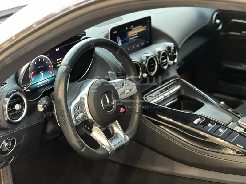 2020 مرسيدس - بنز جي تي