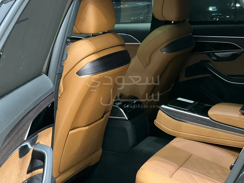 2025 اودي اي 8