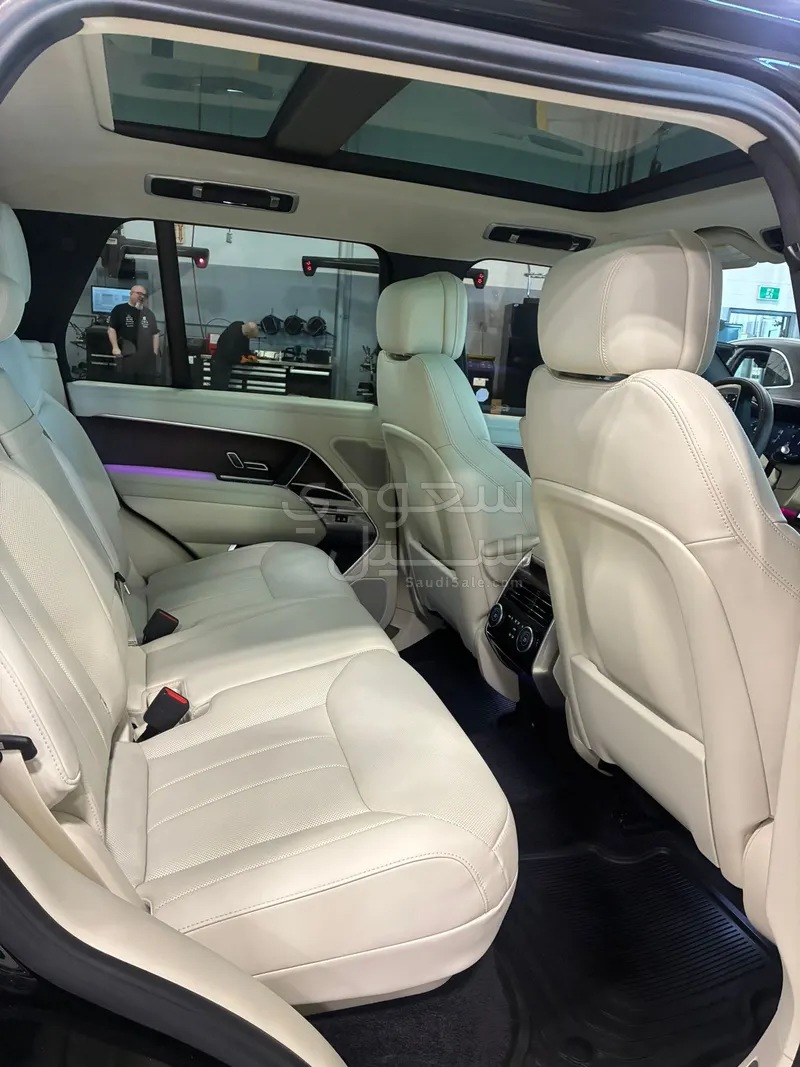 2024 لاند روفر رينج روفر فوج