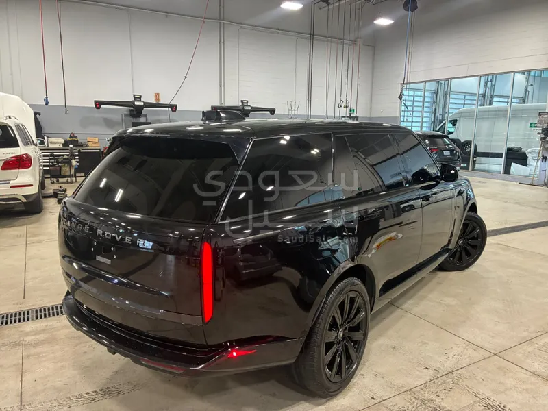2023 لاند روفر رينج روفر فوج