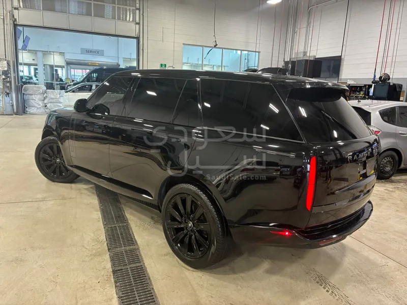 2023 لاند روفر رينج روفر فوج