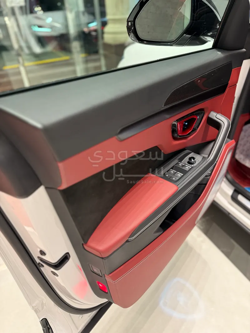 2024 لمبرجيني اوروس بيرفورمانتي