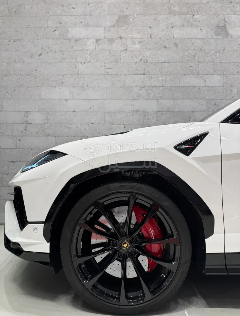 2024 لمبرجيني اوروس بيرفورمانتي