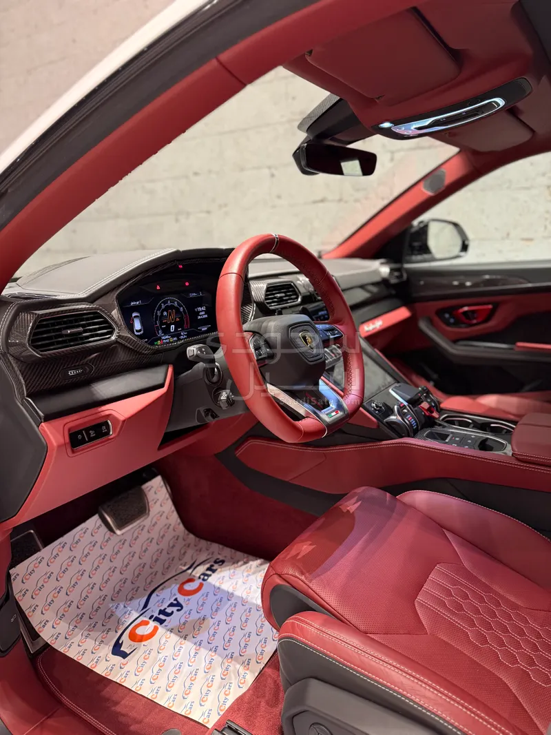 2024 لمبرجيني اوروس بيرفورمانتي