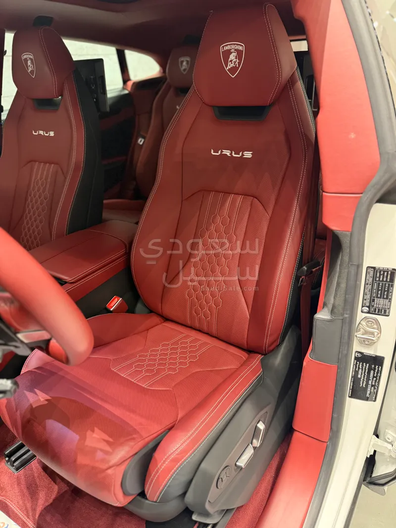 2024 لمبرجيني اوروس بيرفورمانتي