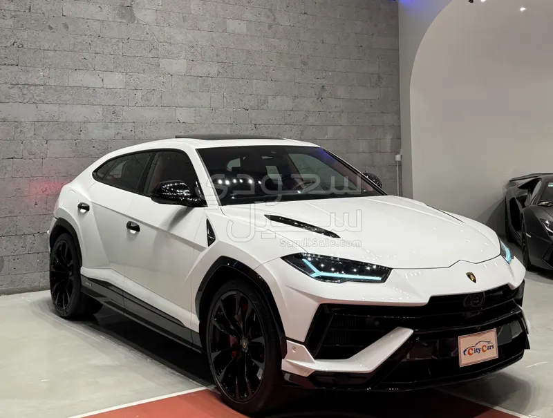 2024 لمبرجيني اوروس بيرفورمانتي