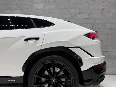 2024 لمبرجيني اوروس بيرفورمانتي