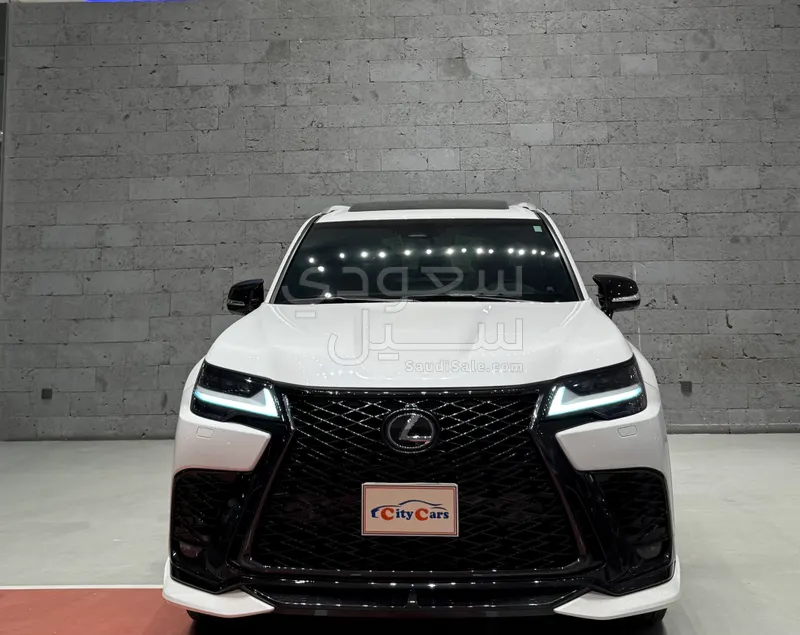 2025 لكزس إل إكس 600
