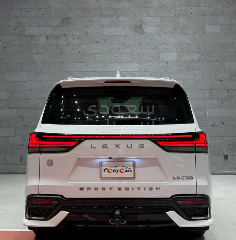 2025 لكزس إل إكس 600