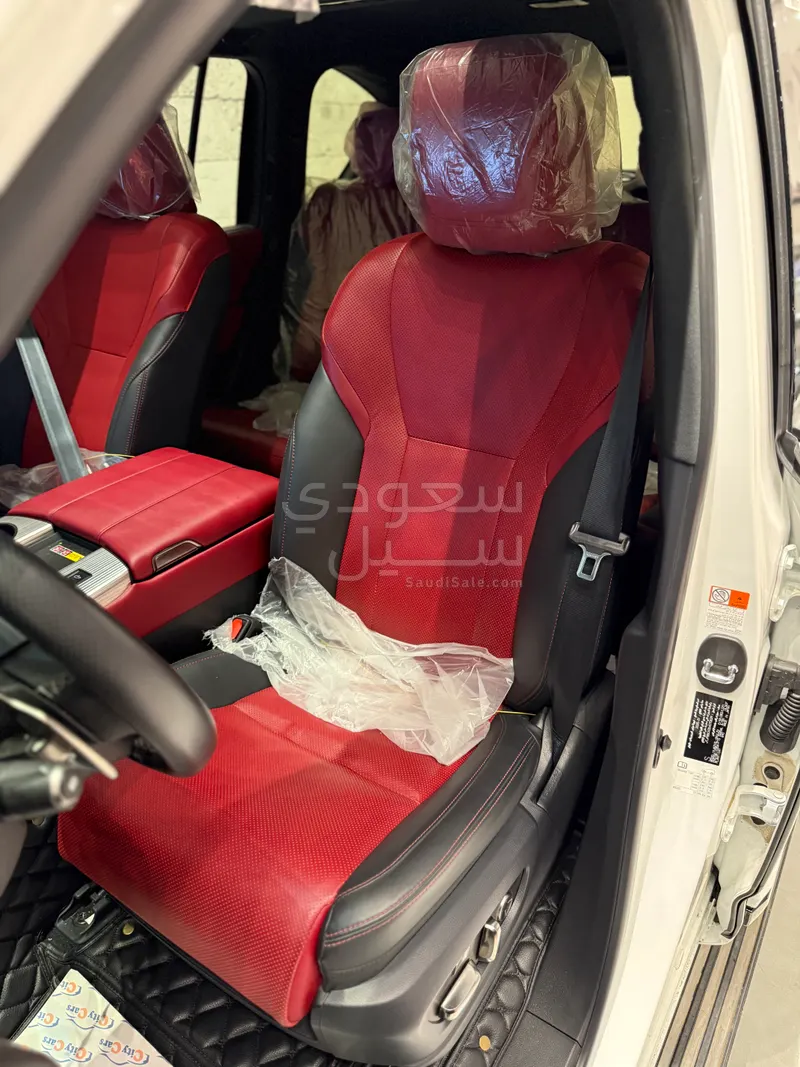 2025 لكزس إل إكس 600