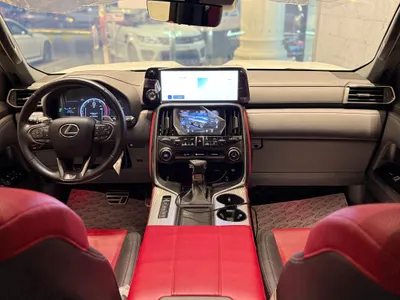 2025 لكزس إل إكس 600