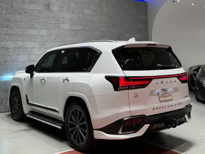 2025 لكزس إل إكس 600