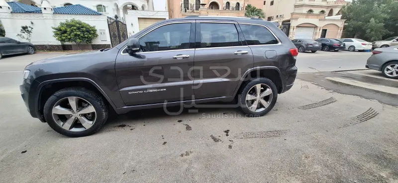 2015 جييب جراند شيروكي اوفرلاند