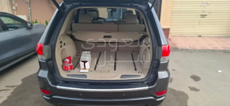 2015 جييب جراند شيروكي اوفرلاند