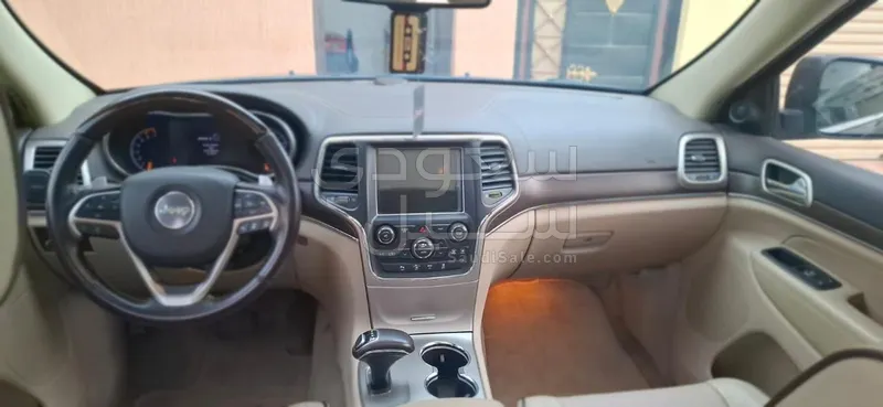 2015 جييب جراند شيروكي اوفرلاند