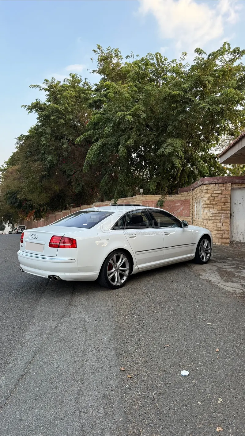 2009 اودي اس 8