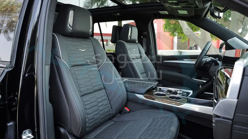 2025 Cadillac Escalade Platinum