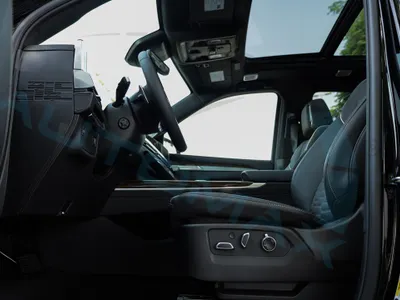 2025 Cadillac Escalade Platinum