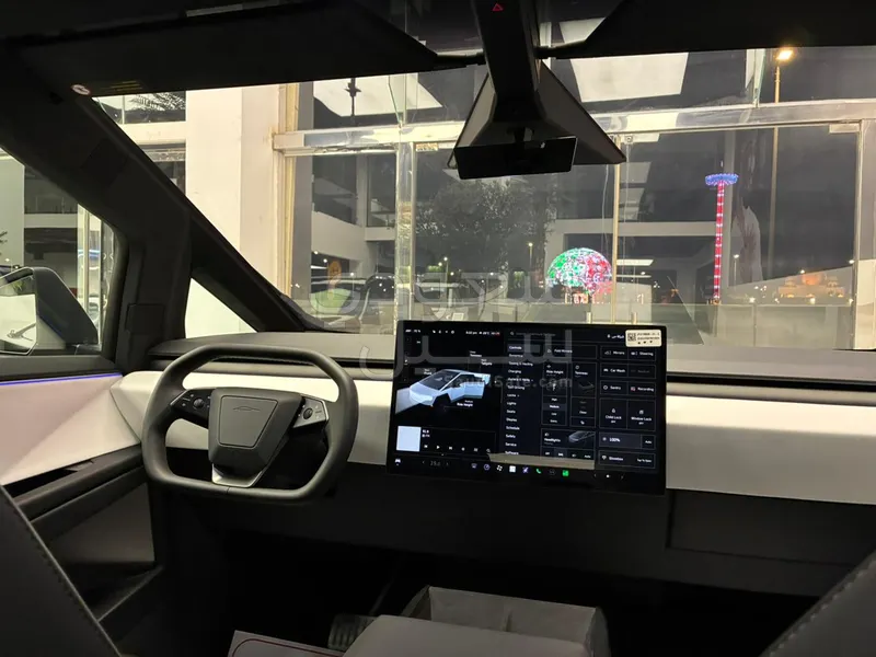 2025 تيسلا سايبر تراك