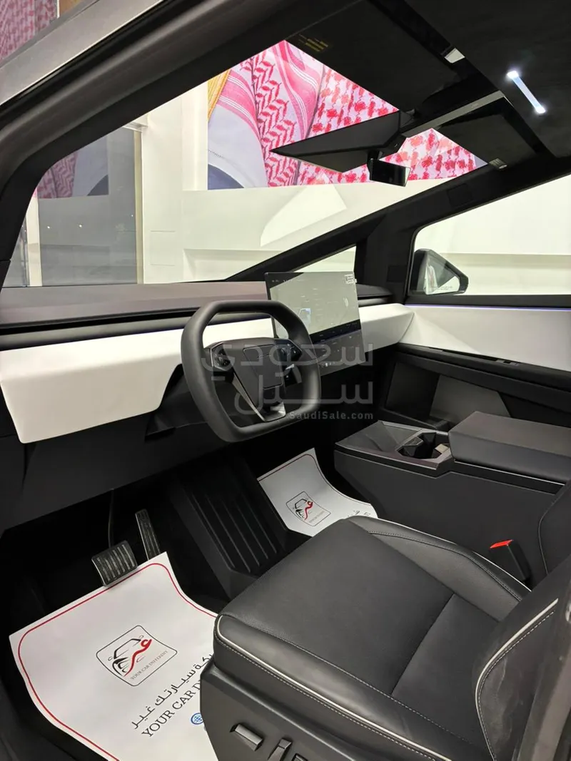 2025 تيسلا سايبر تراك