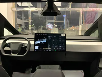 2025 تيسلا سايبر تراك