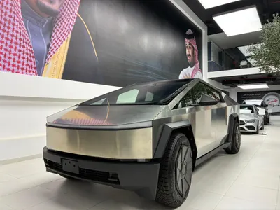 2025 تيسلا سايبر تراك