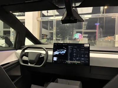 2025 تيسلا سايبر تراك