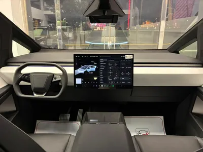 2025 تيسلا سايبر تراك