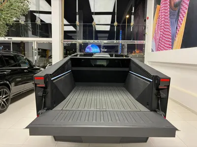 2025 تيسلا سايبر تراك