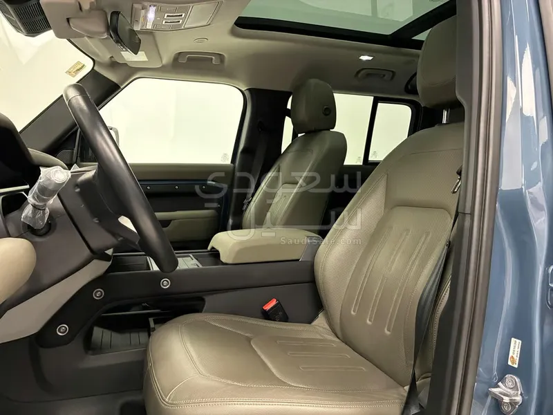 2021 لاند روفر ديفيندر 110