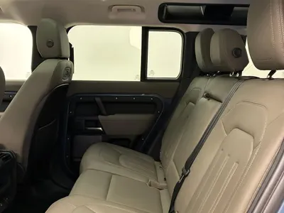 2021 لاند روفر ديفيندر 110