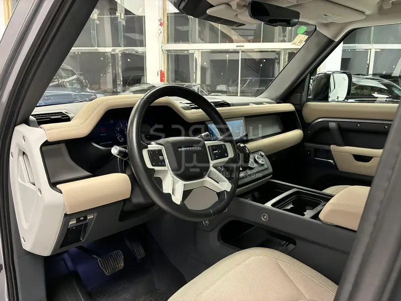 2020 لاند روفر ديفيندر 110