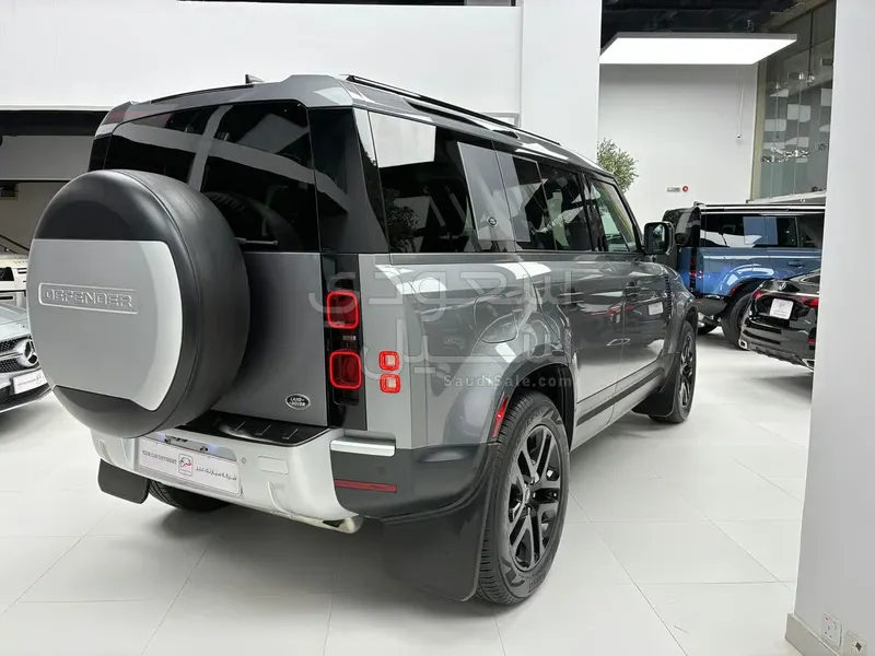 2020 لاند روفر ديفيندر 110