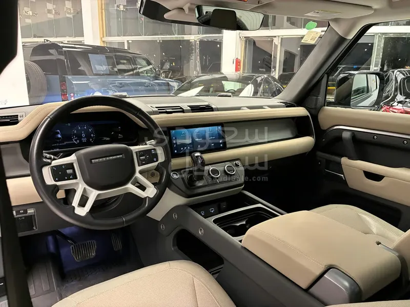 2020 لاند روفر ديفيندر 110