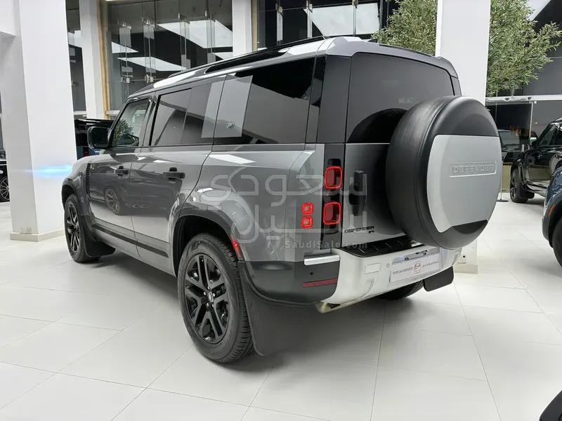 2020 لاند روفر ديفيندر 110