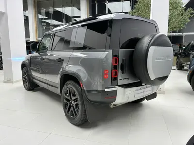 2020 لاند روفر ديفيندر 110