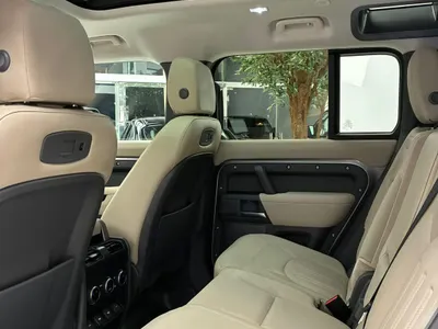 2020 لاند روفر ديفيندر 110