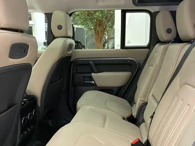 2020 لاند روفر ديفيندر 110