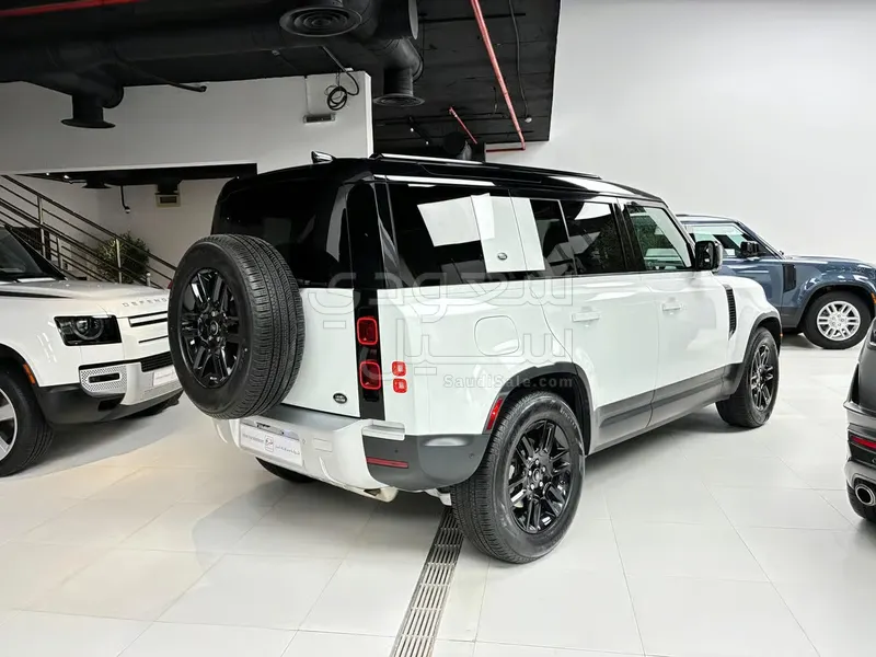 2020 لاند روفر ديفيندر 110