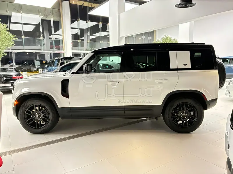 2020 لاند روفر ديفيندر 110