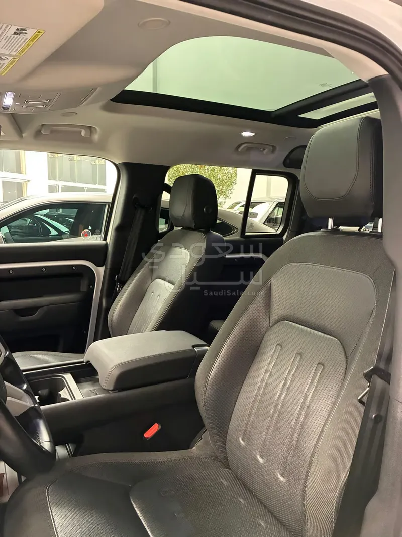 2020 لاند روفر ديفيندر 110
