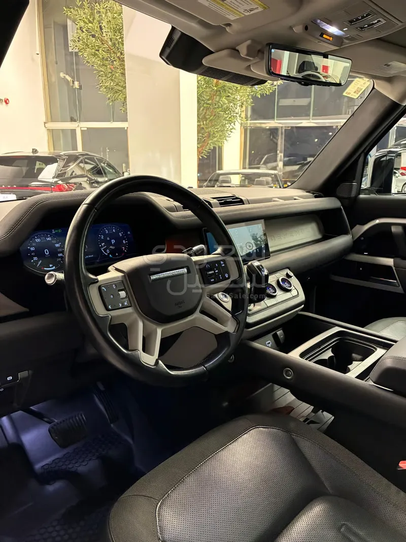 2020 لاند روفر ديفيندر 110
