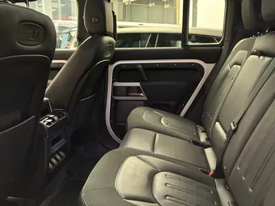 2020 لاند روفر ديفيندر 110