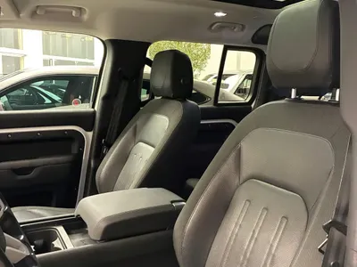 2020 لاند روفر ديفيندر 110