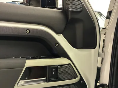 2020 لاند روفر ديفيندر 110