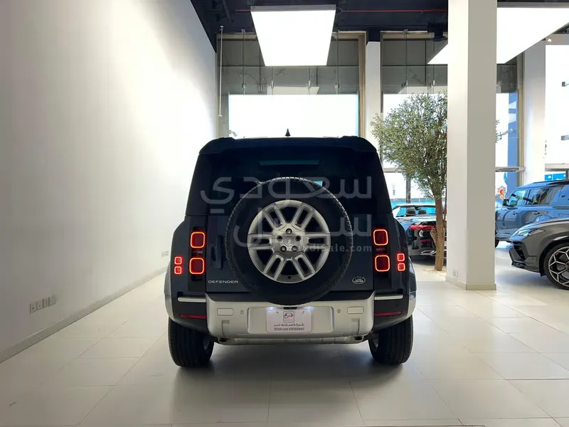 2023 لاند روفر ديفيندر 110