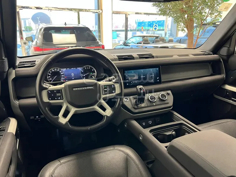 2023 لاند روفر ديفيندر 110