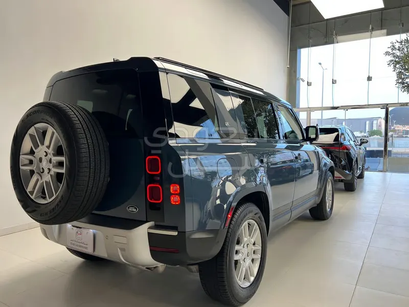 2023 لاند روفر ديفيندر 110